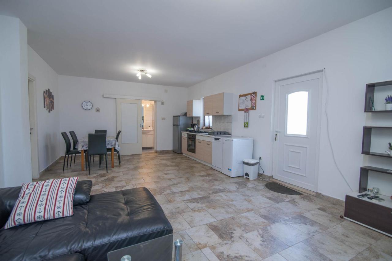 App Bonic Apartment Veli Losinj Exterior photo